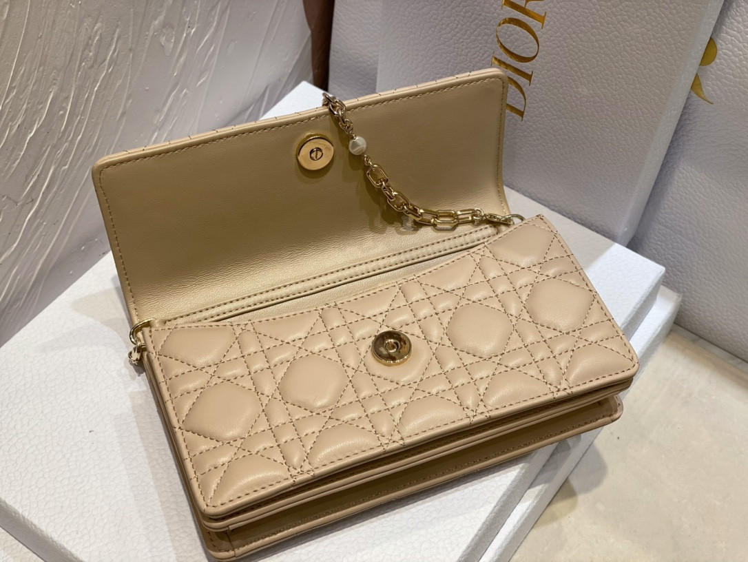 MISS D*0r Mini Handbag Beige Cannage Woven Pattern Lambskin S0980ONMJ-M116 21 x 11.5 x 4.5 cm