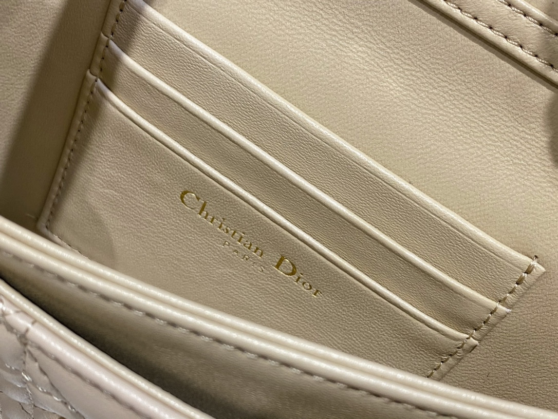 MISS D*0r Mini Handbag Beige Cannage Woven Pattern Lambskin S0980ONMJ-M116 21 x 11.5 x 4.5 cm