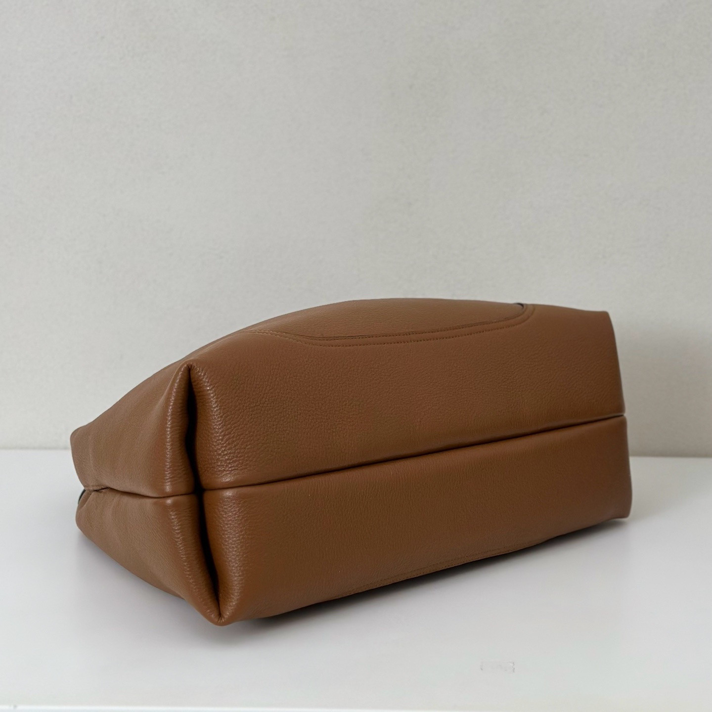 G*u*i Softbit Maxi Shoulder Bag Brown Leather 46x26x16cm