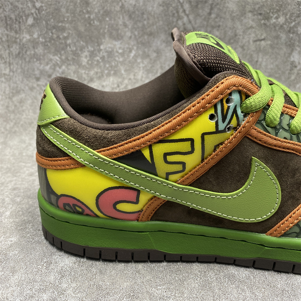 NIKE SB DUNK LOW