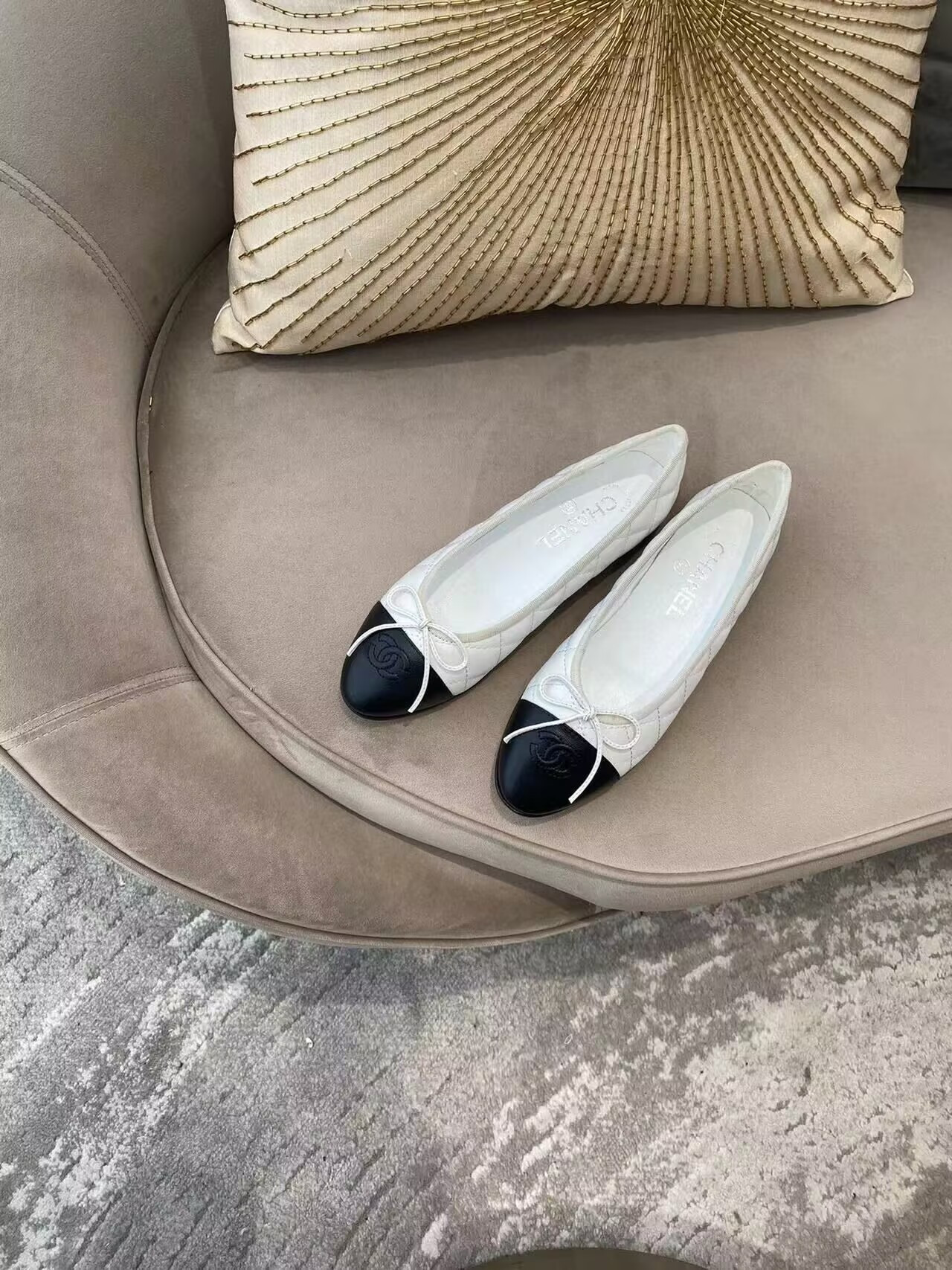 Ch*el BALLET FLATS  Aged Calfskin White & Black