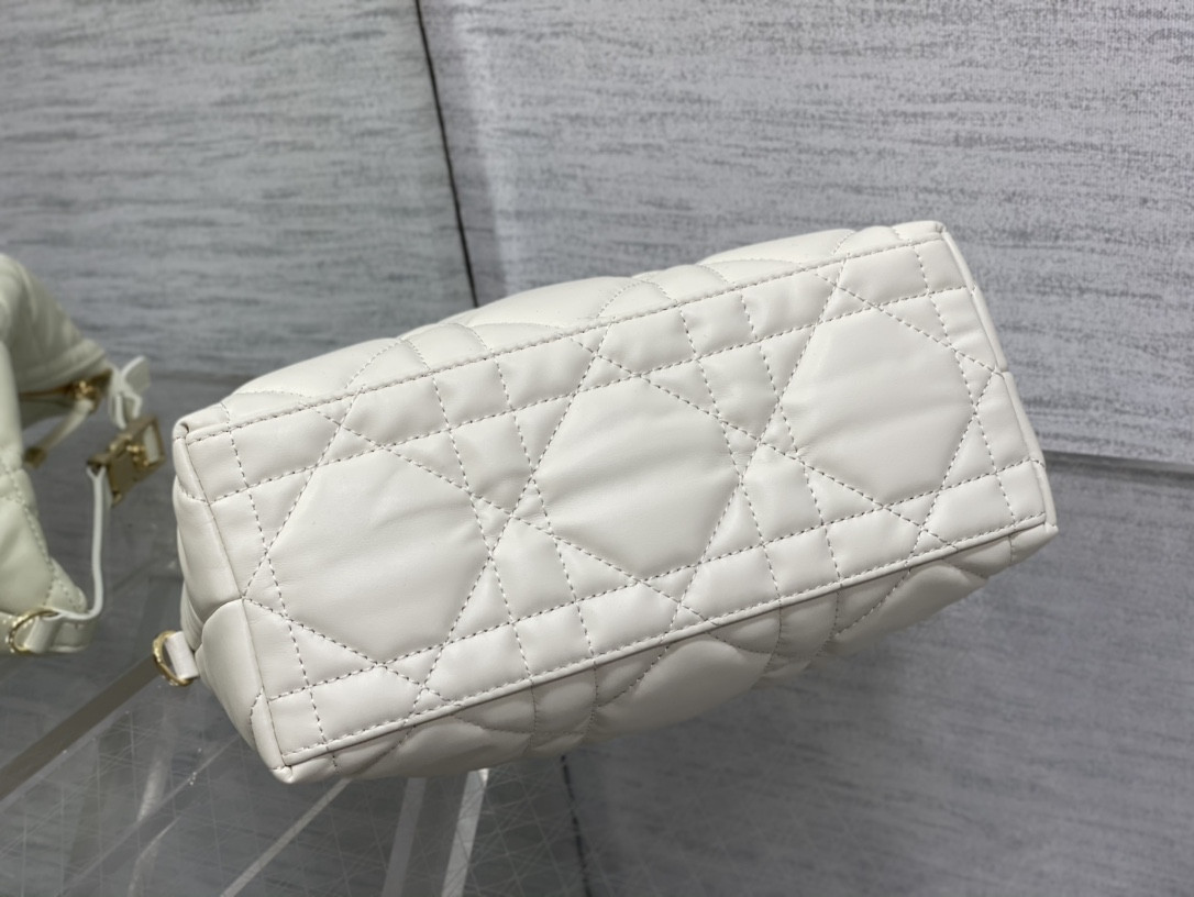 MEDIUM D*0r TRAVEL NOMAD POUCH WHITE