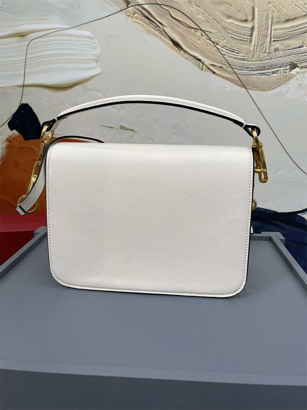 va*t*no GARAVANI LOCÒ CALFSKIN SHOULDER Small BAG 22 x 16 x 7 cm