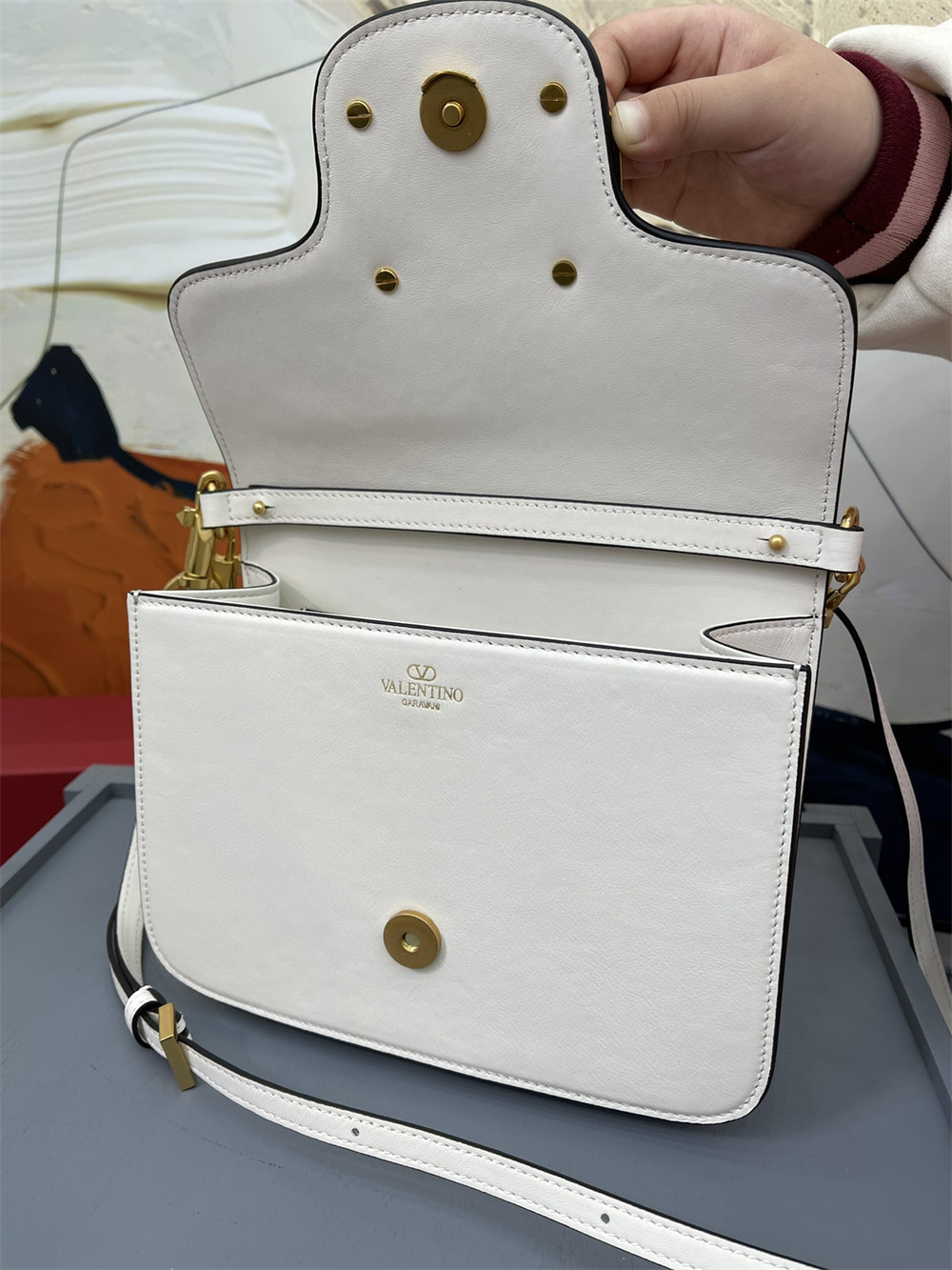 va*t*no GARAVANI LOCÒ CALFSKIN SHOULDER Small BAG 22 x 16 x 7 cm