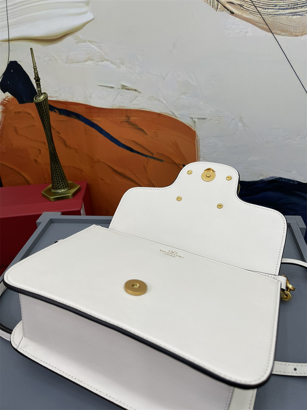 va*t*no GARAVANI LOCÒ CALFSKIN SHOULDER Small BAG 22 x 16 x 7 cm