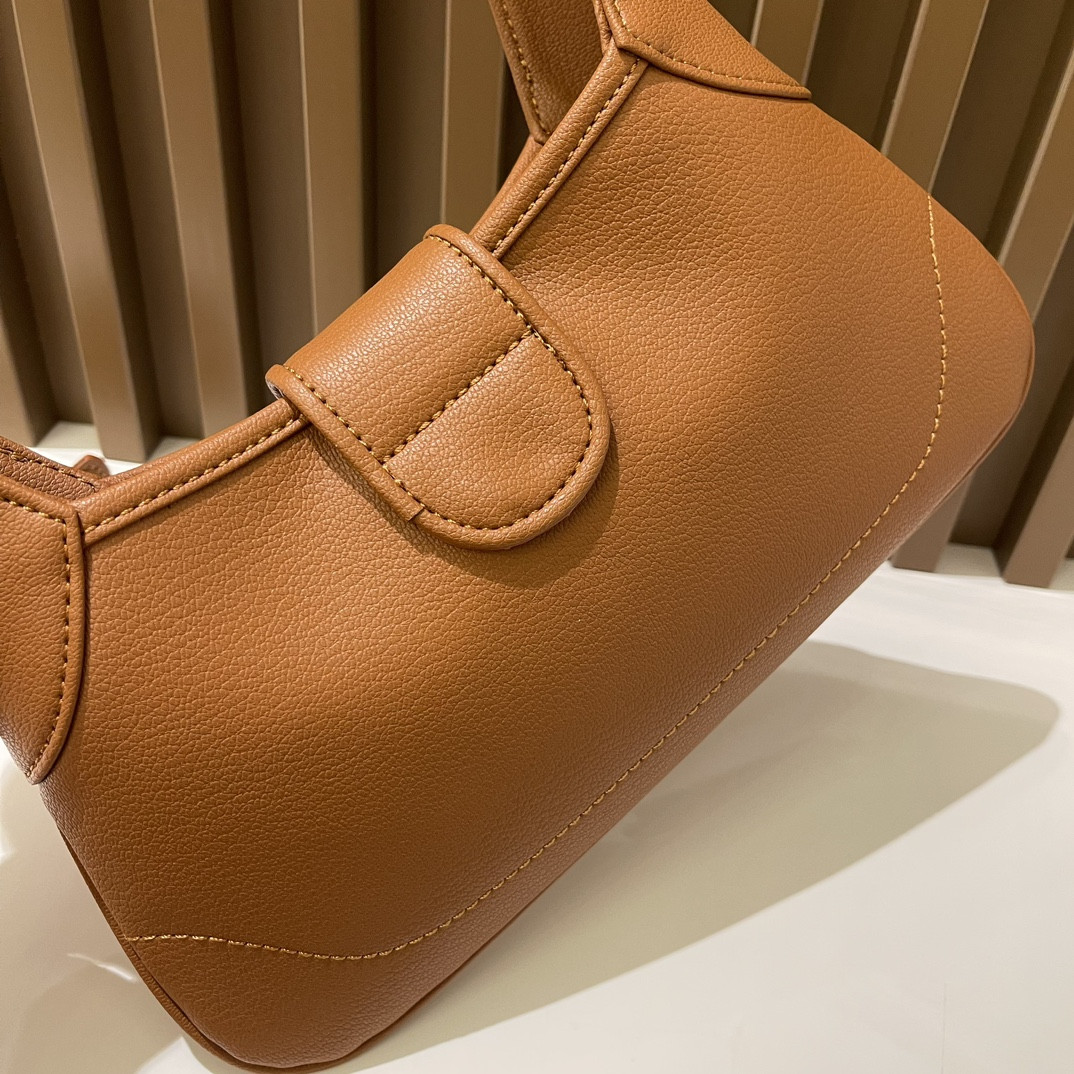 G*u*i APHRODITE SHOULDER BAG BROWN 27 X 13.5 X 2 cm