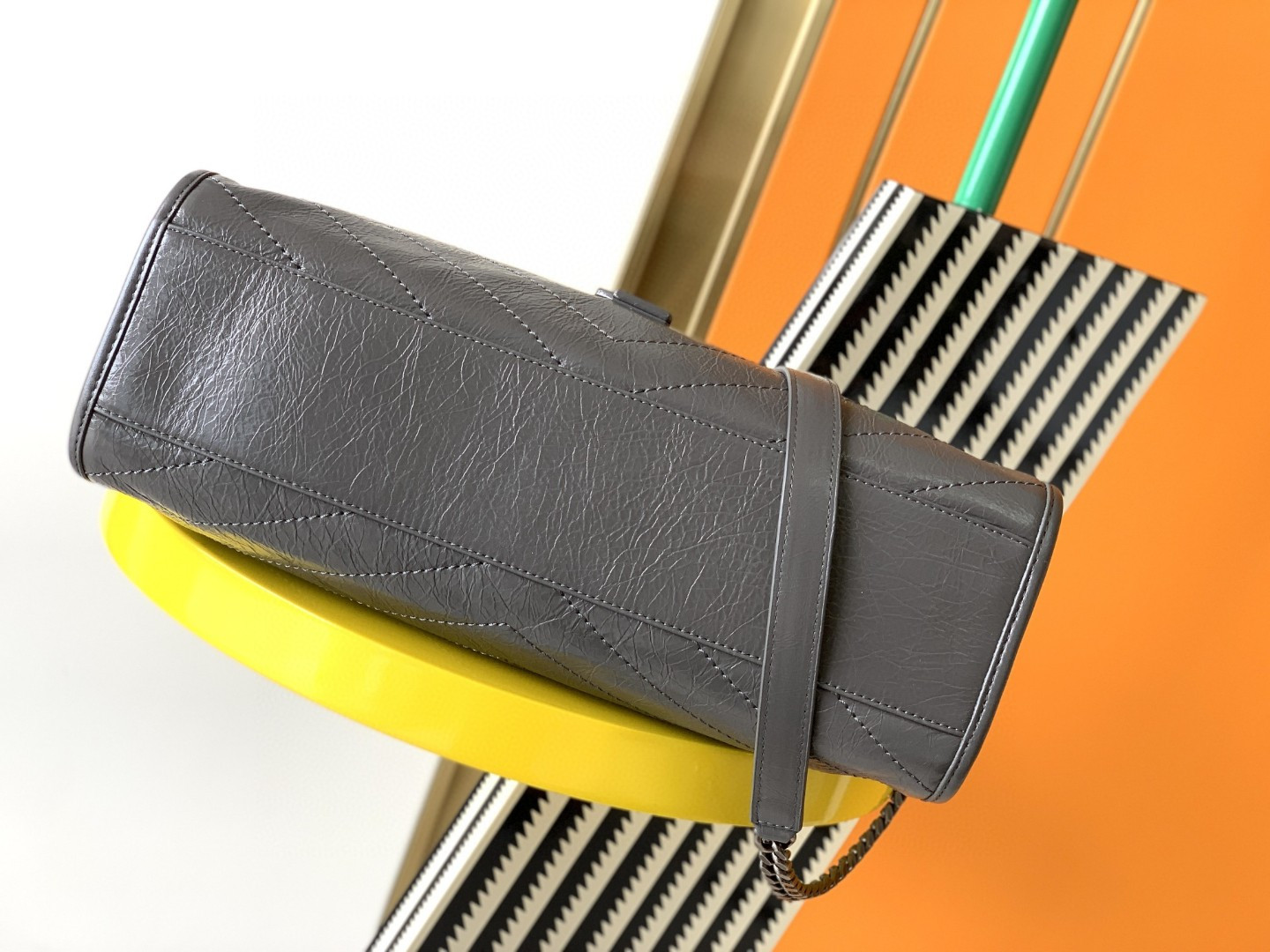 Y*L NIKI SHOPPING IN VINTAGE LEATHER GRAY 12.9 X 10.6 X 4.5 INCHES