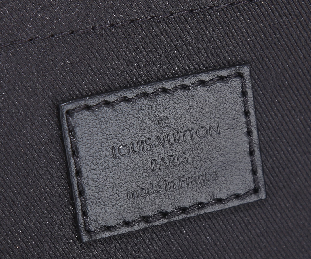 LV S Lock Messenger M45806 22x18x8cm