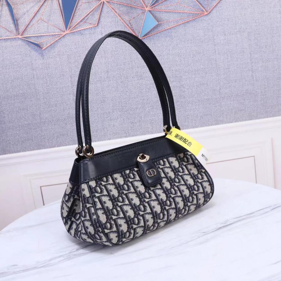 small D*or key bag