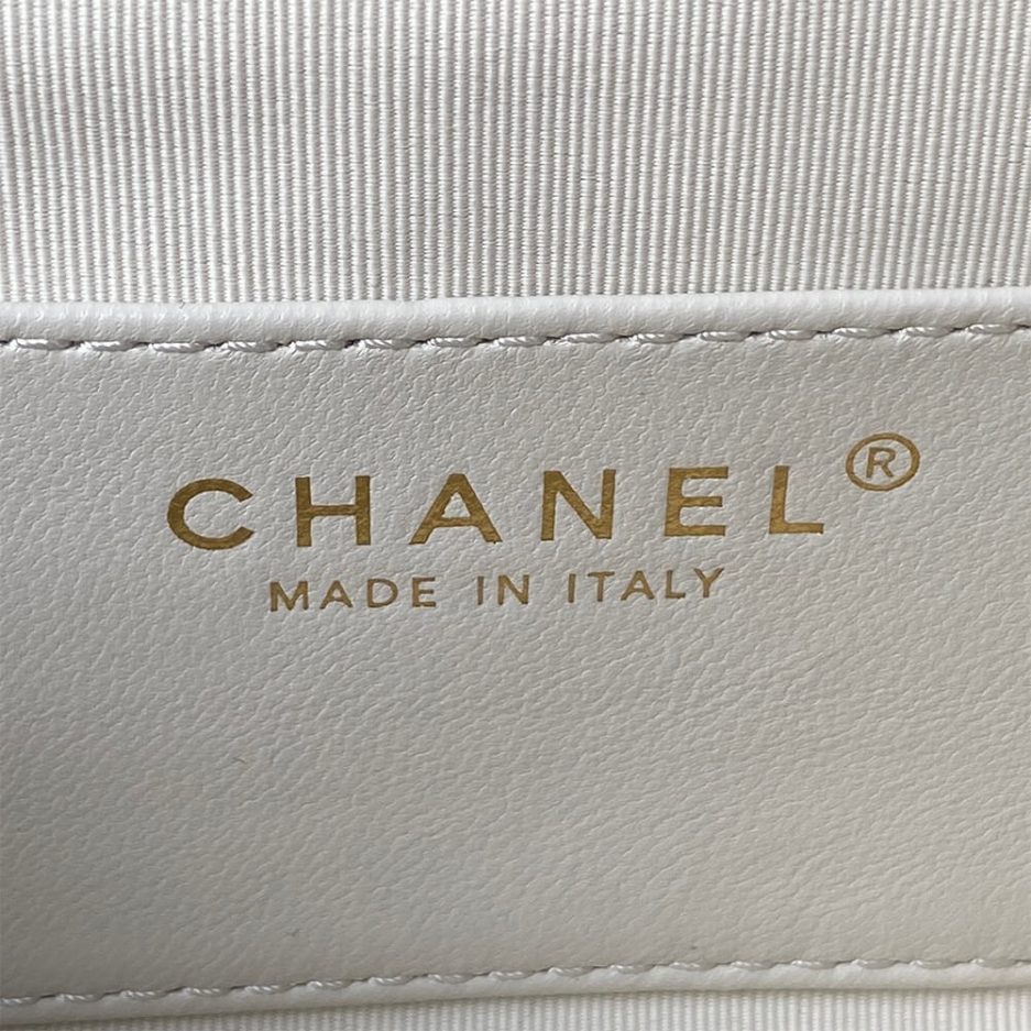 Ch*el baguette bag