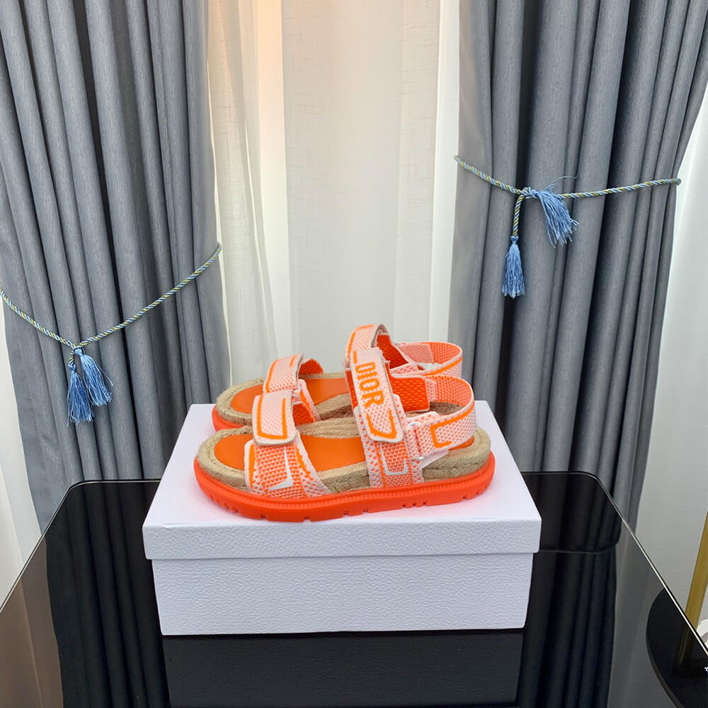 D*oract sandal