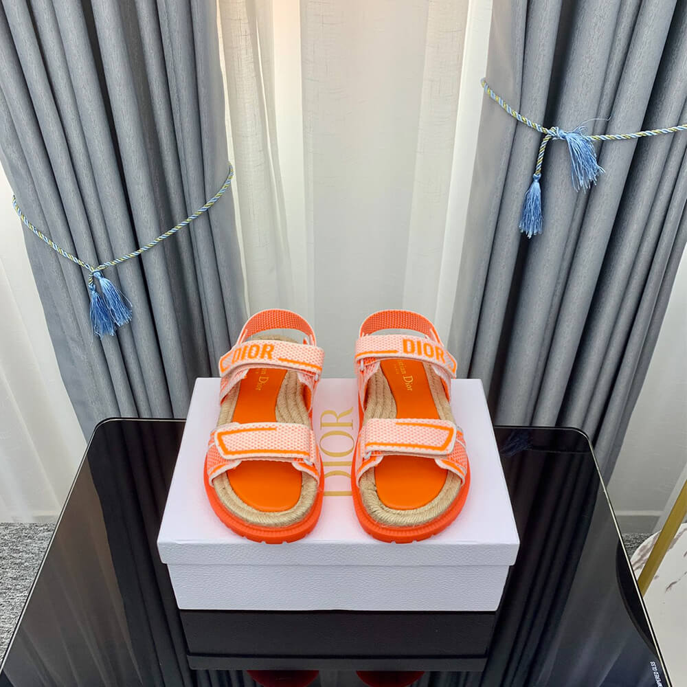 D*oract sandal
