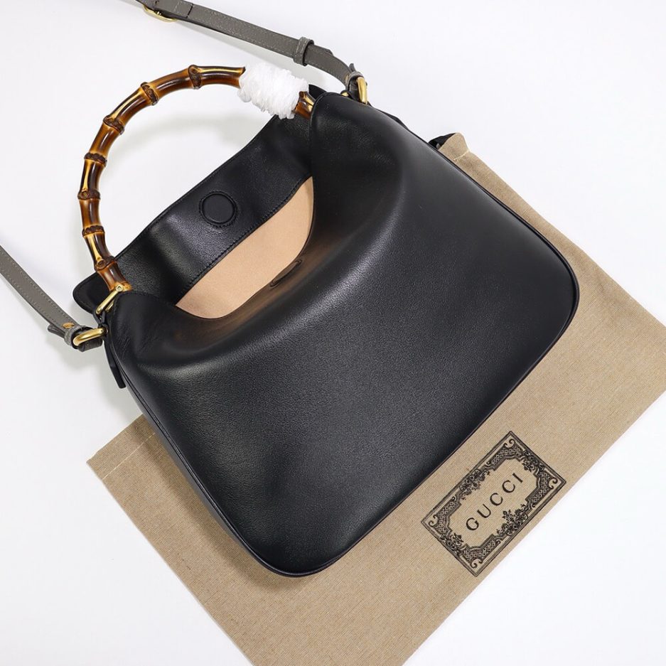G*u*i diana medium shoulder bag