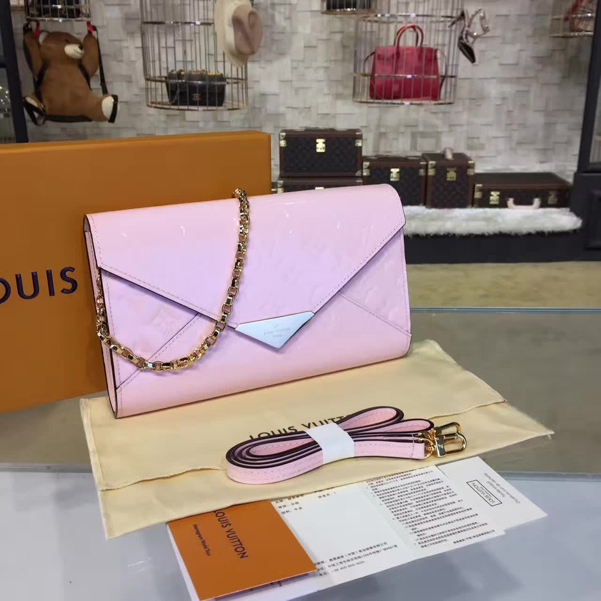 l0vis Vvtt0n monogram cohotbag vernis mira chain wallet