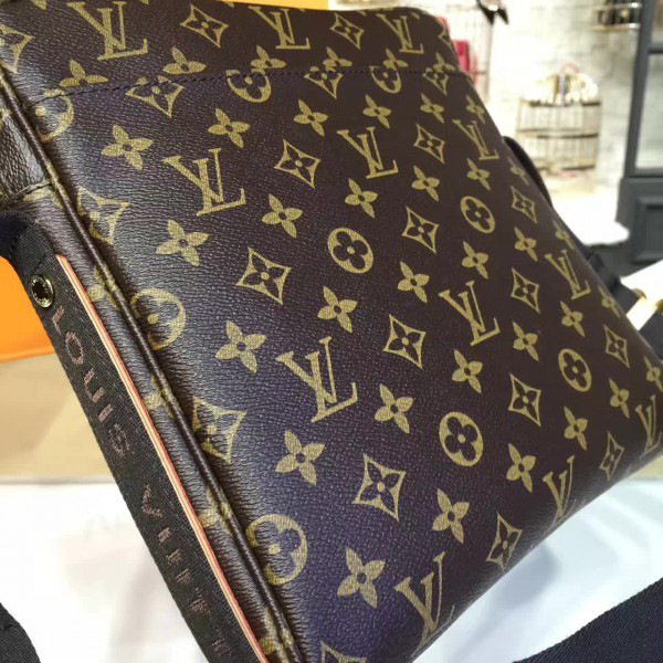 cohotbag l0vis Vvtt0n messenger voyager