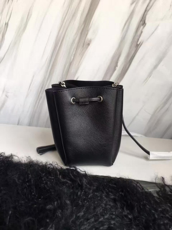 Y51 patent leather bucket bag 5143 16cm x 8cm x 13cm