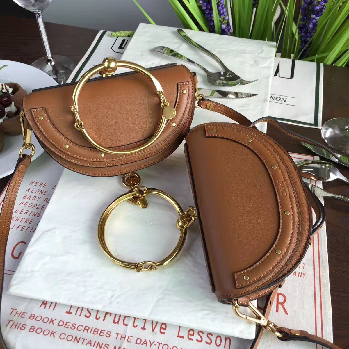 Ch10e leather nile z1335 20cm x 12cm x 6cm
