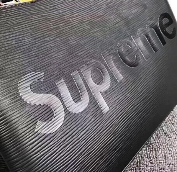 l0vis Vvtt0n svp*me black 51347 3009 30*19*12cm