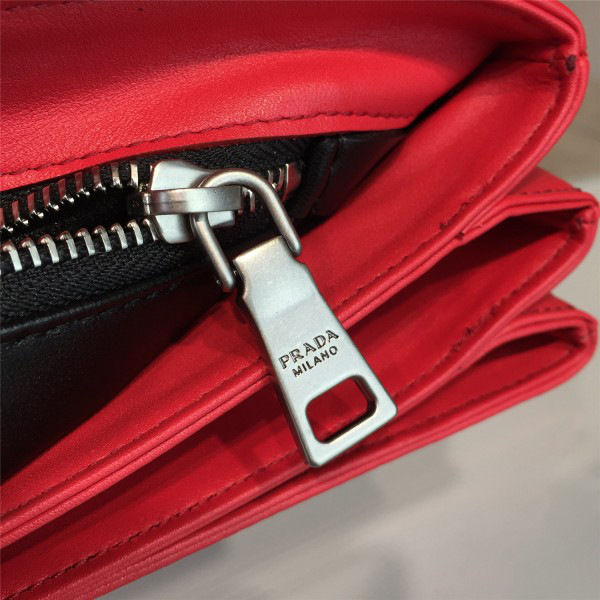 Pra*a metal closure 3936 30cm x 7cm x 19cm