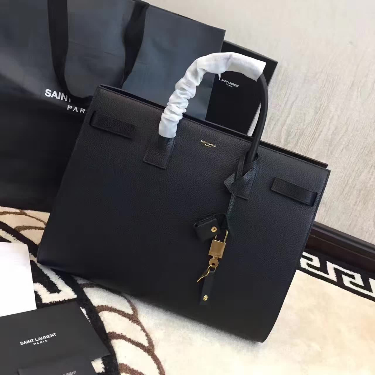 Y51 large sac de jour carry all bag 4875 39cm x 30cm x 18cm