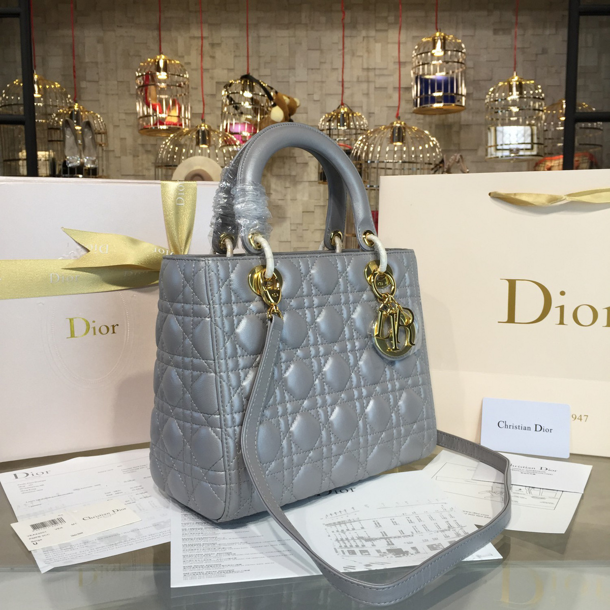 lady D10r 1643  24cm x 10cm x 20cm