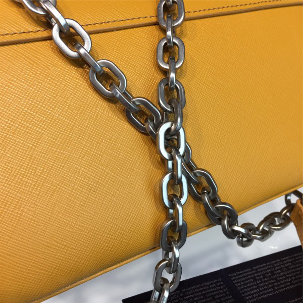 Pra*a metal closure  23.5cm x 5.5cm x 14.5cm