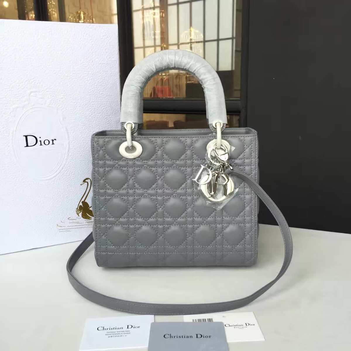 lady D10r 1632 24cm x 20cm x 10cm