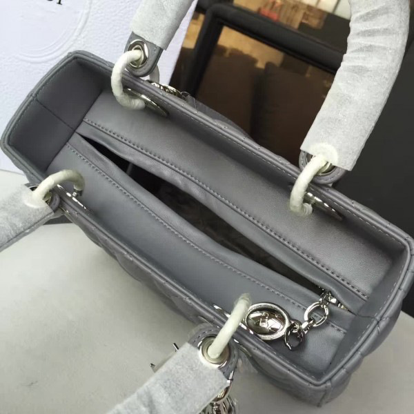 lady D10r 1632 24cm x 20cm x 10cm