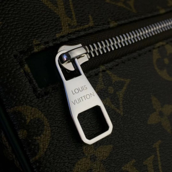 l0vis Vvtt0n kasai cohotbag  clutch