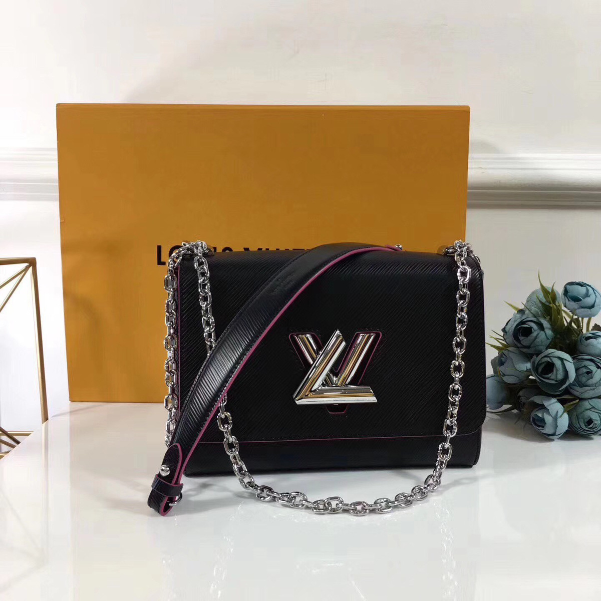 l0vis Vvtt0n twist noir hot pink mm 3784_23cm x 8 cmx 18 cm