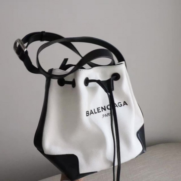 Ba1en*iaga bucket bag white 22cm x 15cm x 24.5cm