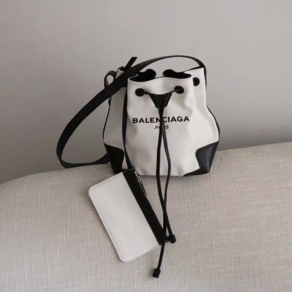 Ba1en*iaga bucket bag white 22cm x 15cm x 24.5cm