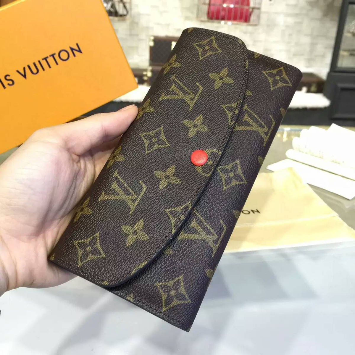 l0vis Vvtt0n emilie wallet cohotbag  3404