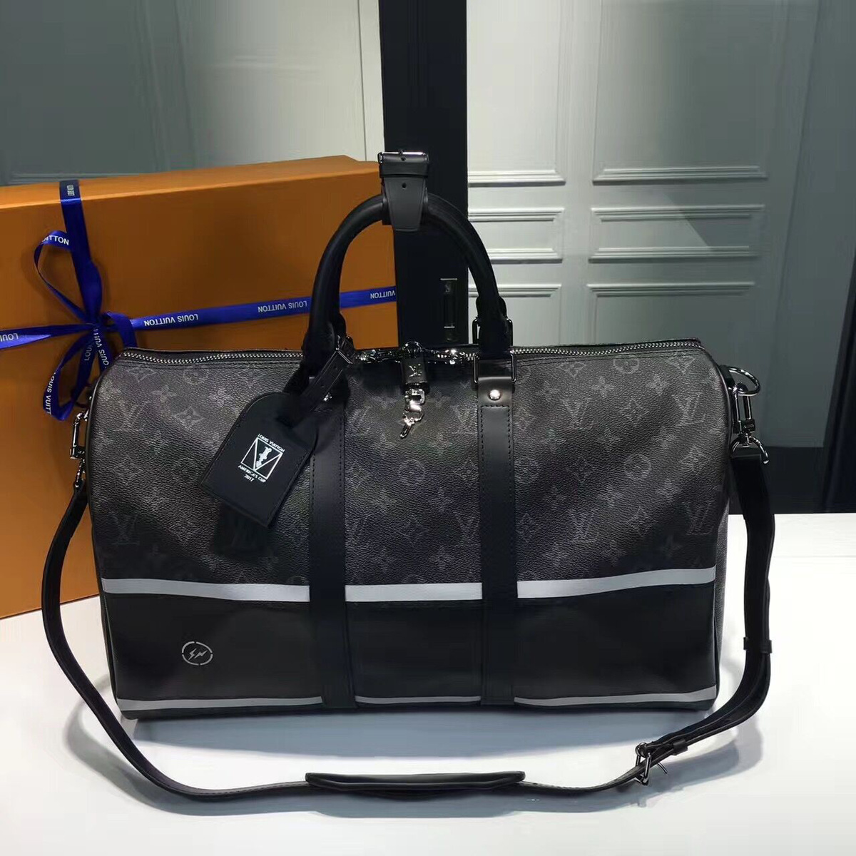 l0vis Vvtt0n keepall 45 bandoulière 3689_45cm x 27cmx 20 cm