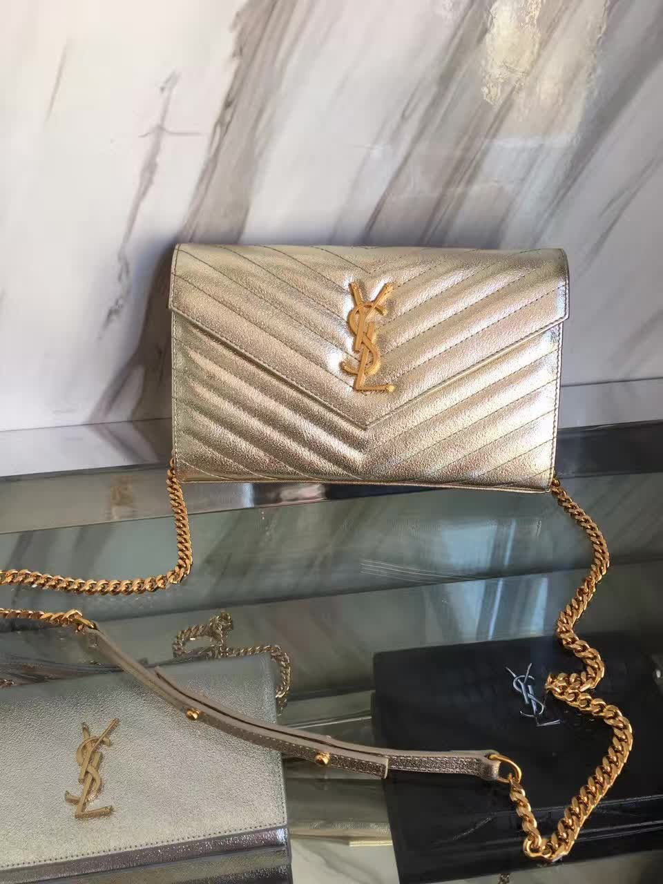 Y51 envelope chain wallet 5088  22cm x 5.5cm x 13.5cm