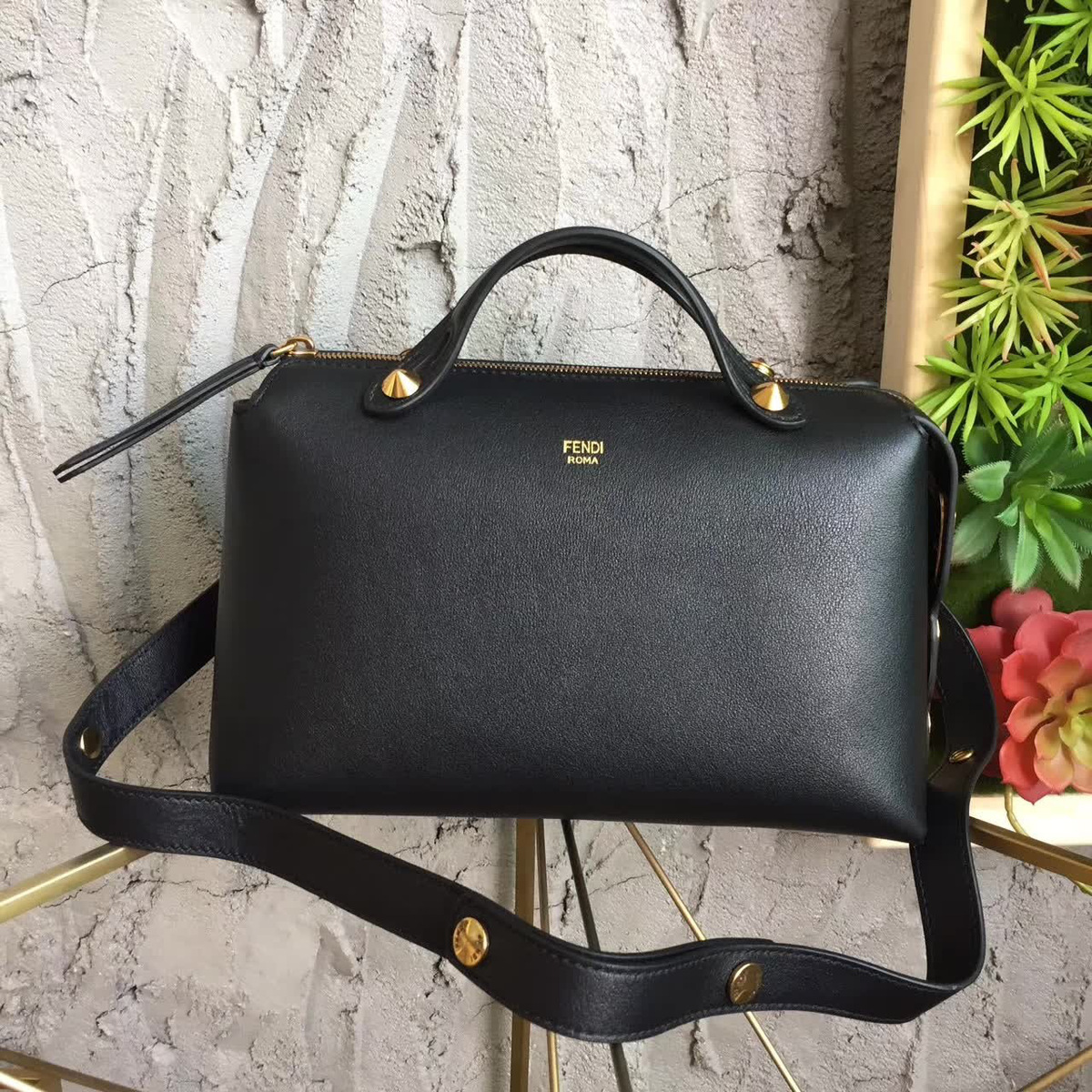 F**di shoulder bag 1986 27cm x 12.5cm x 16cm