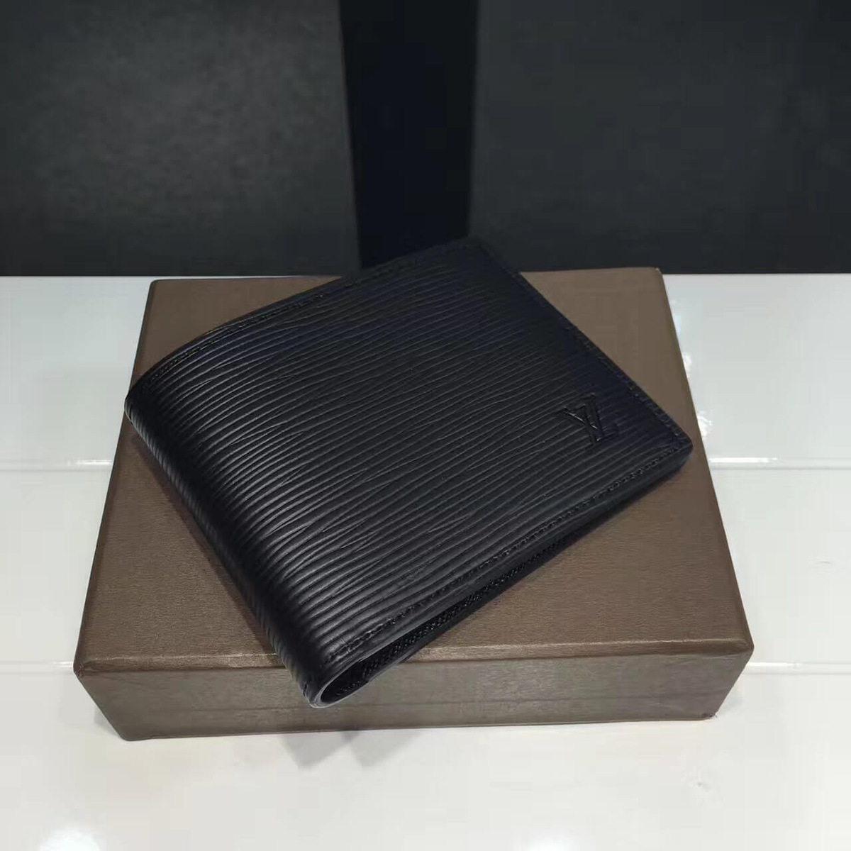 l0vis Vvtt0n multiple  wallet noir 3832_12*9 cm