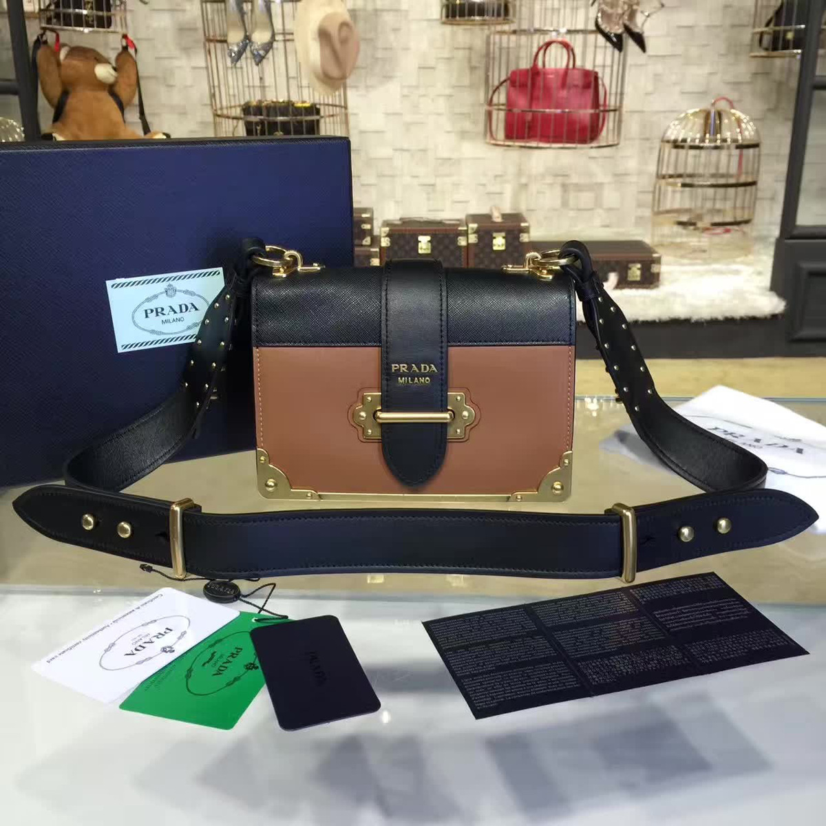 Pra*a cahier leather shoulder bag brown 4203 20cm x 6cm x 13cm