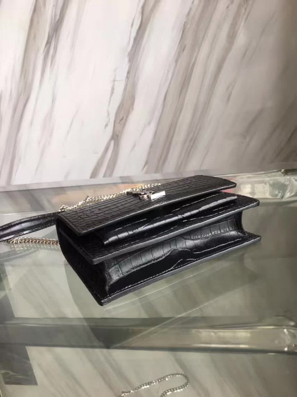 Y51 sunset chain wallet in crocodile embossed shiny leather 4843 17cm x 13cm x 7cm