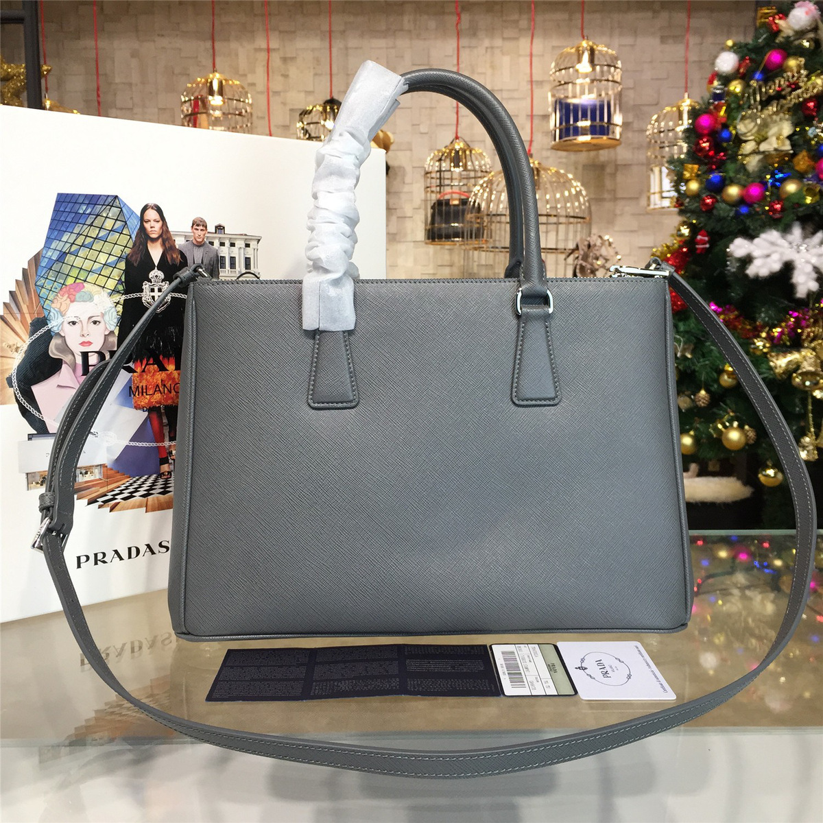 Pra*a shoulder bag  22.5cm x 4cmx 16cm