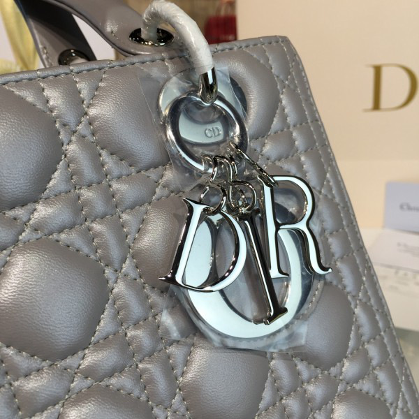 lady D10r 1640  24cm x 10cm x 20cm