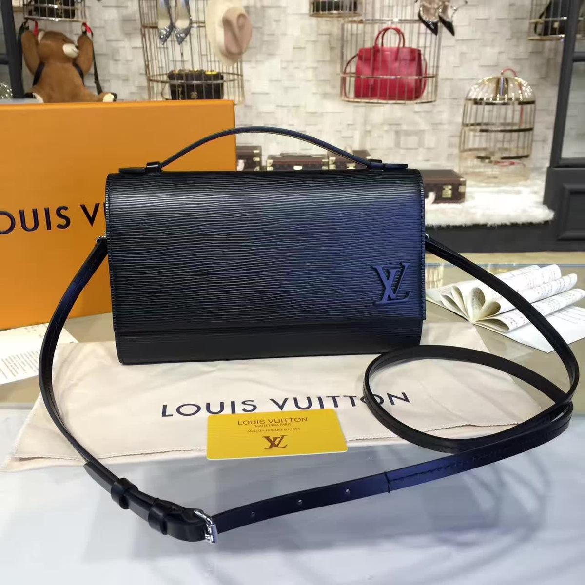 cohotbag l0vis Vvtt0n cclery epi leather m54538 noir 3646