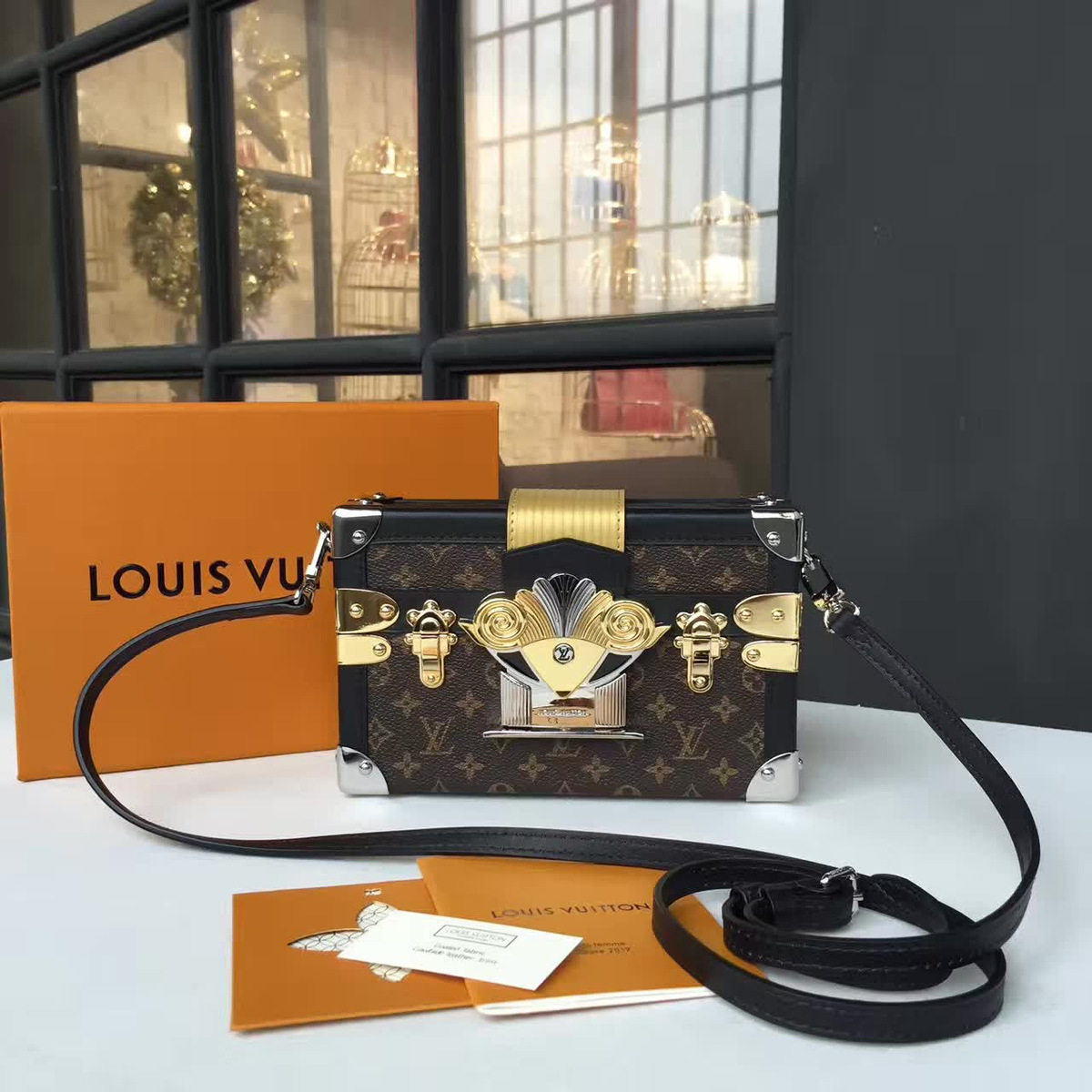 l0vis Vvtt0n petite cohotbag  box bag malle 3498