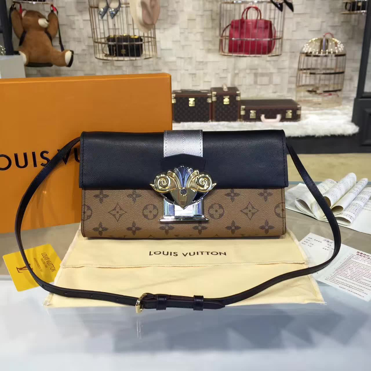 l0vis Vvtt0n column clutch reverse monogram canvas 25cm x 13cm x 4cm