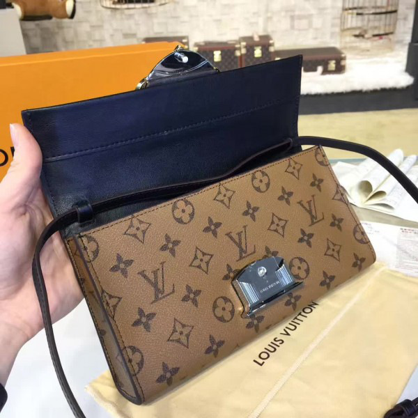 l0vis Vvtt0n column clutch reverse monogram canvas 25cm x 13cm x 4cm