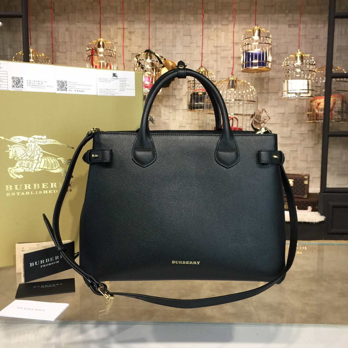 Bv*b*rry black shoulder bag 35cm x 10cm x 29cm