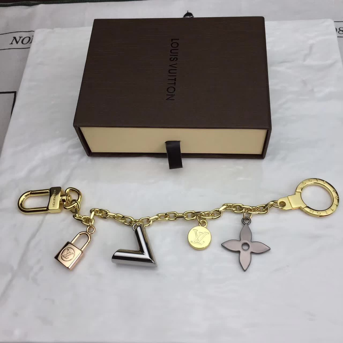 l0vis Vvtt0n kaleido v bag chain