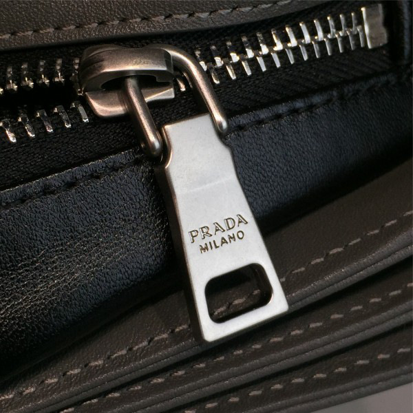Pra*a metal closure 3909 30.5cm x 4.5cm x 19cm