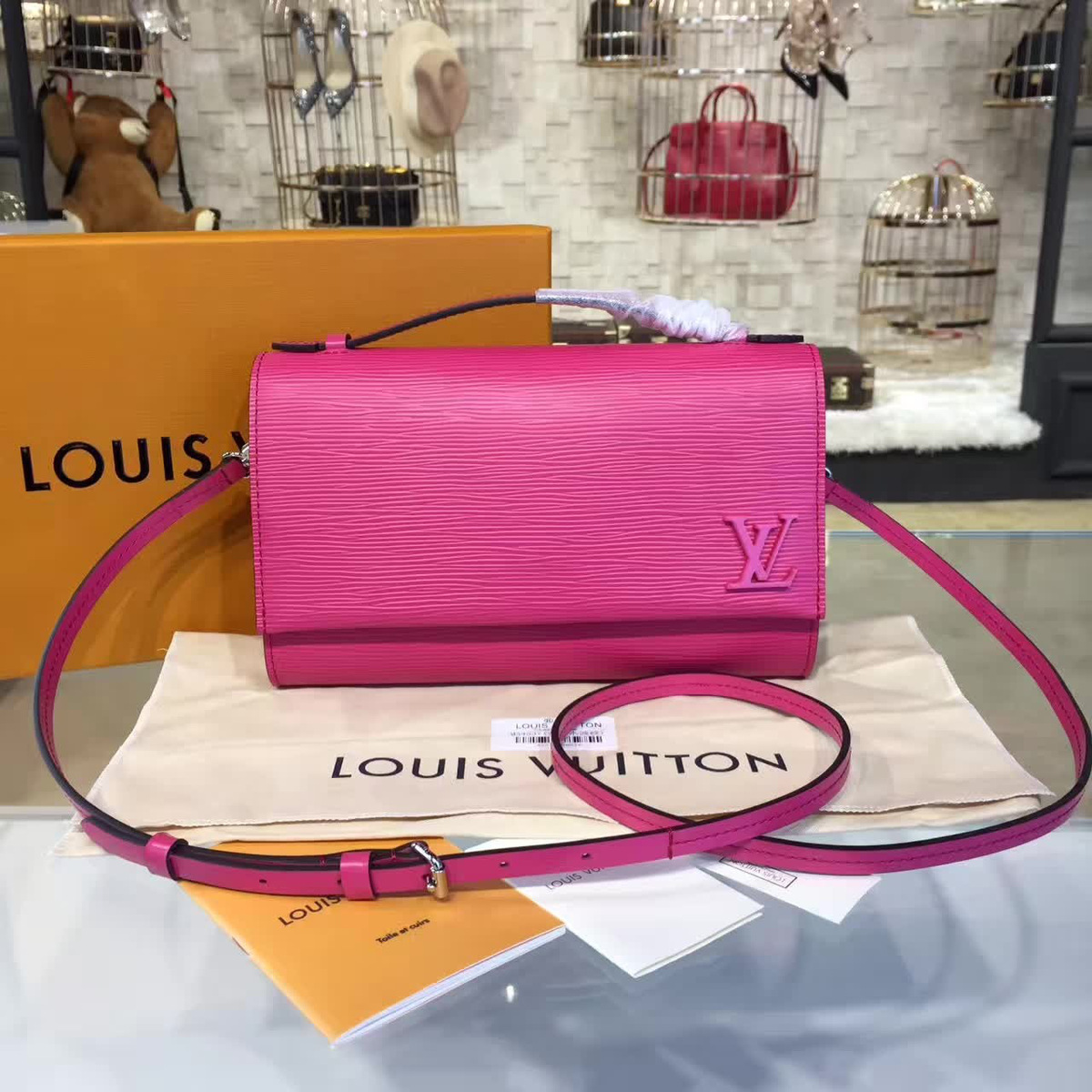 l0vis Vvtt0n clery cohotbag  epi leather m54538