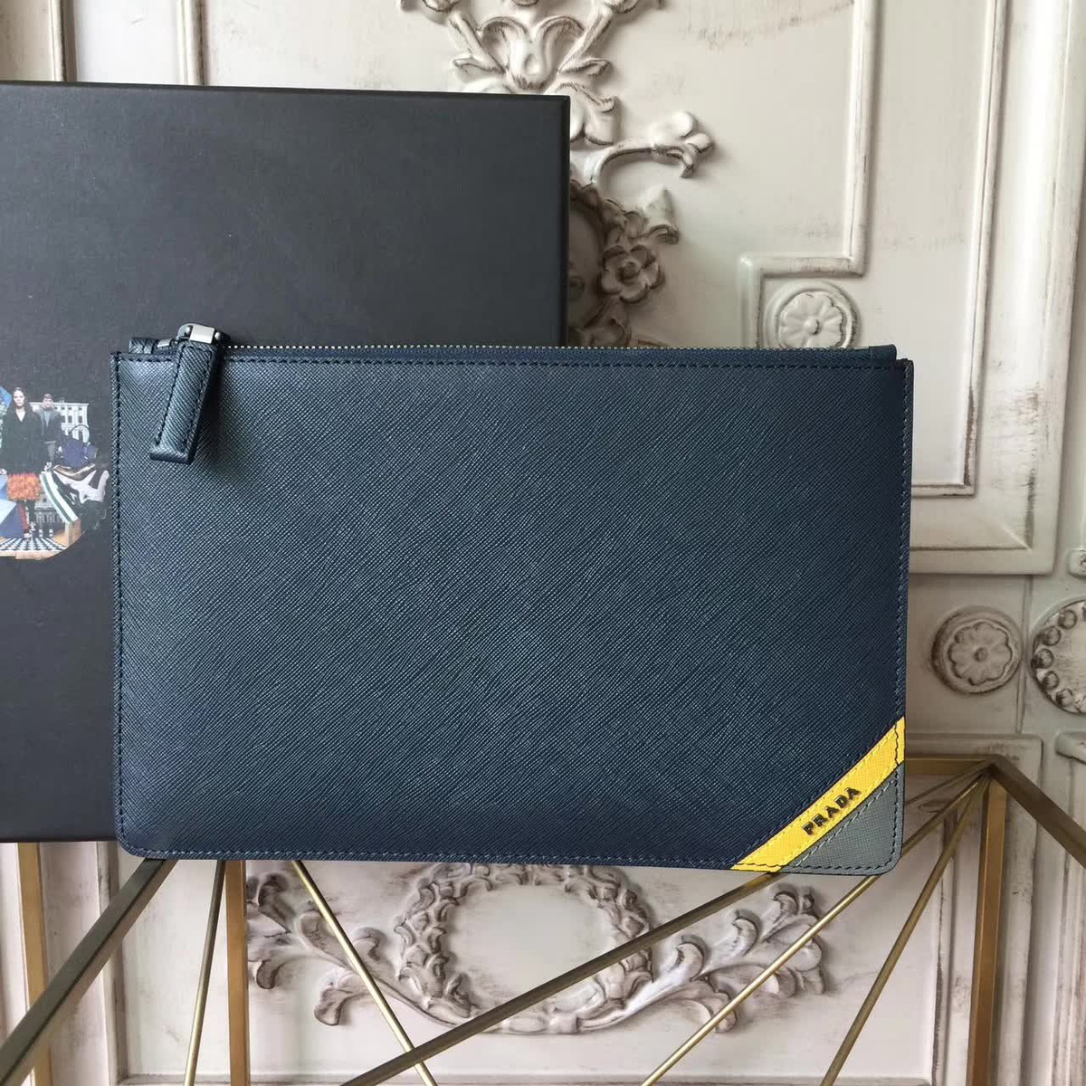Pra*a leather clutch bag 4314 28cm x 1.5cm x 18cm